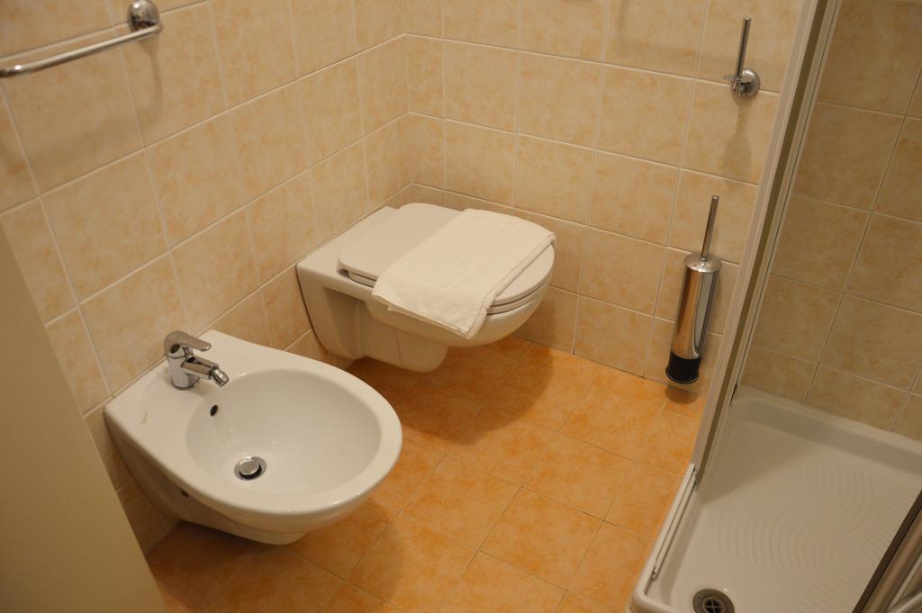 Beach Hotel Eurovil Predore Kültér fotó