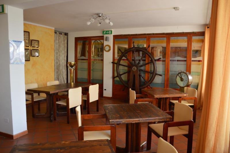 Beach Hotel Eurovil Predore Kültér fotó