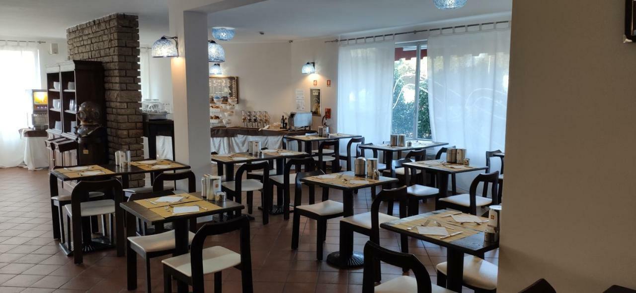 Beach Hotel Eurovil Predore Kültér fotó